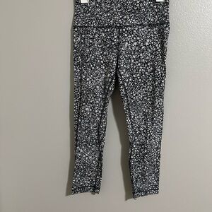 Black and White Floral lululemon align Leggings